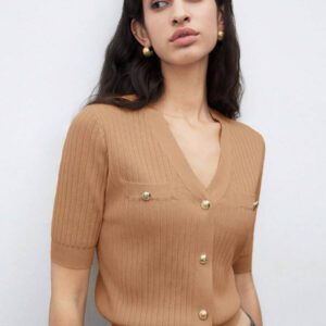 BizChic 2025 Nouveau Cardigan à col en V vert avocat avec boutons métalliques, tricot côtelé, manches courtes, hauts pour femmes. Décontracté chic pour le travail, les déplacements quotidiens, élégant pour les mariages, les festivals de musique champêtres, les brunchs, les aéroports dans le style vintage des années 90, Stockholm, Jour de l'Indépendance