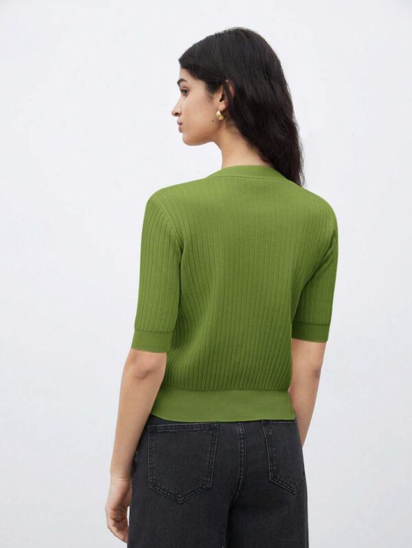 BizChic 2025 Nouveau Cardigan à col en V vert avocat avec boutons métalliques, tricot côtelé, manches courtes, hauts pour femmes. Décontracté chic pour le travail, les déplacements quotidiens, élégant pour les mariages, les festivals de musique champêtres, les brunchs, les aéroports dans le style vintage des années 90, Stockholm, Jour de l'Indépendance – Image 70