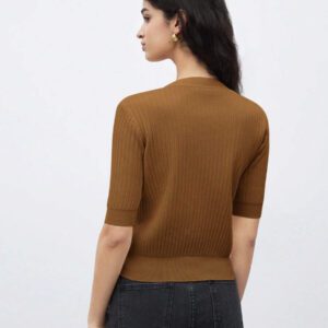 BizChic 2025 Nouveau Cardigan à col en V vert avocat avec boutons métalliques, tricot côtelé, manches courtes, hauts pour femmes. Décontracté chic pour le travail, les déplacements quotidiens, élégant pour les mariages, les festivals de musique champêtres, les brunchs, les aéroports dans le style vintage des années 90, Stockholm, Jour de l'Indépendance