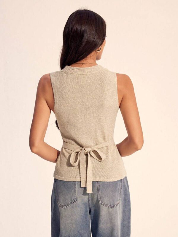 SHEIN Tall Chemise gilet fine sans manches avec décoration métallique pour femme, top tricoté chic côtier avec boutons coquillages, pour un port quotidien – Image 5
