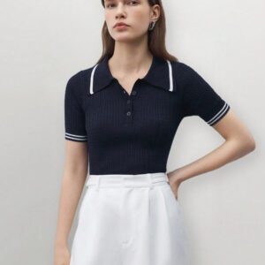 BizChic 2025 Nouveau pull court d'été pour femmes en tricot, col polo vert à contraste de couleurs, demi-placket, manches courtes, pour une tenue décontractée et élégante au quotidien, pour les vacances, les mariages, les festivals de musique champêtres, l'aéroport, le style vintage des années 90 à Stockholm, le 4 juillet