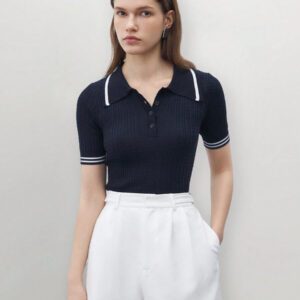 BizChic 2025 Nouveau pull court d'été pour femmes en tricot, col polo vert à contraste de couleurs, demi-placket, manches courtes, pour une tenue décontractée et élégante au quotidien, pour les vacances, les mariages, les festivals de musique champêtres, l'aéroport, le style vintage des années 90 à Stockholm, le 4 juillet