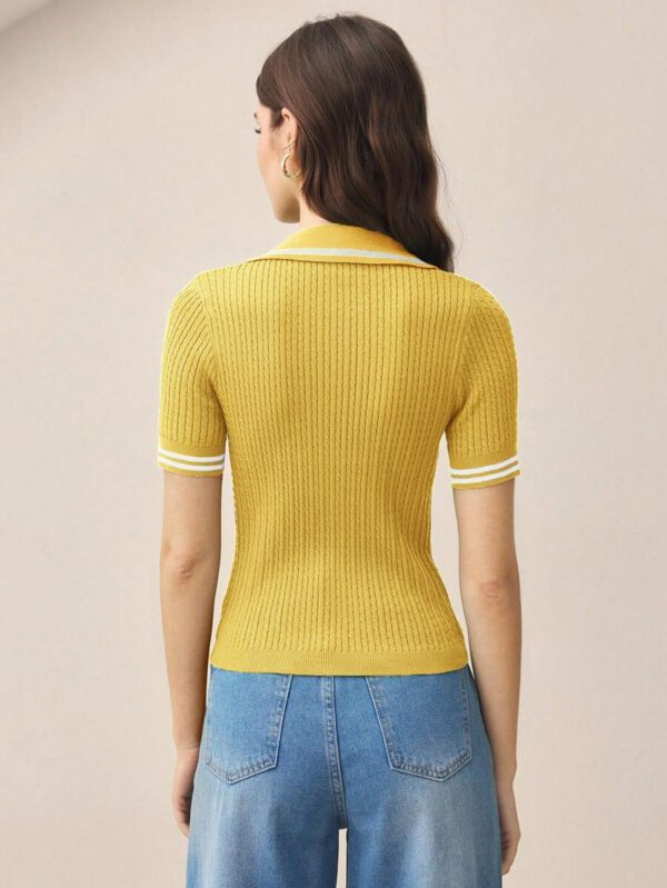BizChic 2025 Nouveau pull court d'été pour femmes en tricot, col polo vert à contraste de couleurs, demi-placket, manches courtes, pour une tenue décontractée et élégante au quotidien, pour les vacances, les mariages, les festivals de musique champêtres, l'aéroport, le style vintage des années 90 à Stockholm, le 4 juillet – Image 19