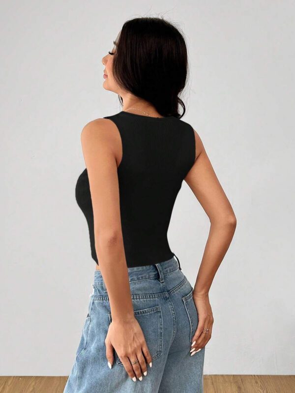 SHEIN PETITE Top tricoté sans manches de couleur unie style décontracté pour femmes, veste simple, veste-gilet avec fente à l'ourlet, gilet blanc col V, gilet beige, gilet de vacances, Top de vacances col V à ourlet asymétrique – Image 17