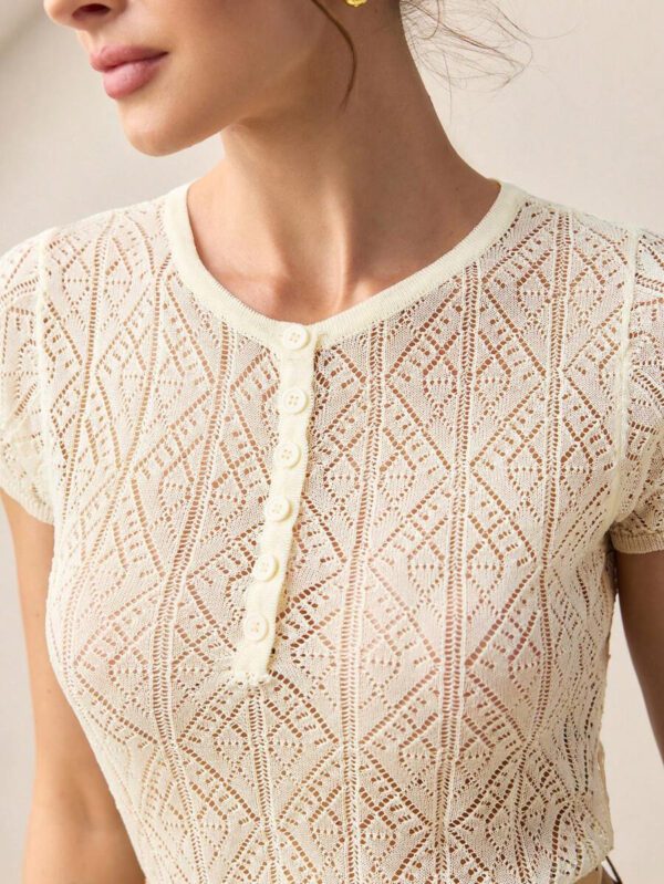BizChic 2025 Nouvelle mode printemps et été pour femmes, tenue de bureau décontractée quotidienne, élégante tenue de villégiature, convient pour invité de mariage, festival de musique champêtre, petit-déjeuner, aéroport, style vintage des années 90 de Stockholm, travail décontracté élégant américain indépendant pour sorties, pull en tricot crème ajouré jacquard pour femmes – Image 8