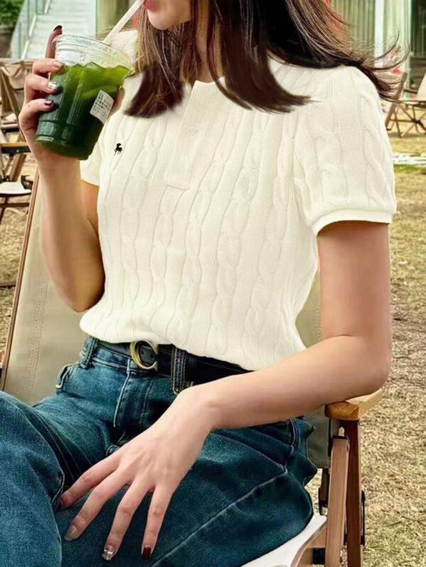 Jouncy Nouveau Top tricoté pour femmes à manches courtes avec design de fente latérale – Image 6