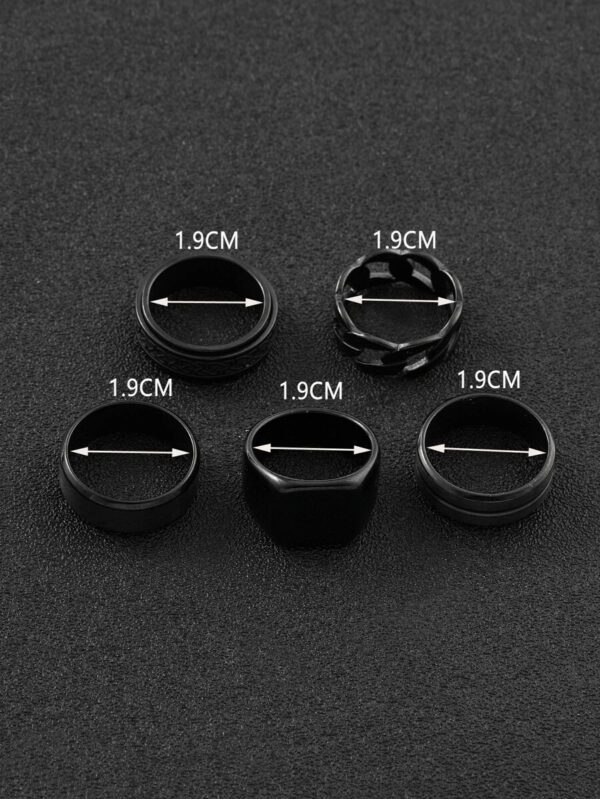 Ensemble de 5 bagues classiques élégantes en acier inoxydable estampé doré, bijoux foncés pour hommes, et polyvalentes, adaptées à la décoration quotidienne, les essentiels d'Halloween, cadeau de mari pour la fête des pères – Image 4