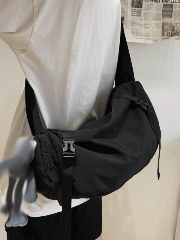 Sac bandoulière grande capacité pour homme, sac à épaule étanche, sac messenger mode polyvalent, sac à dos pour étudiant, convient pour les sorties et les trajets quotidiens, sac homme de couleur unie, sans accessoires décoratifs – Image 2