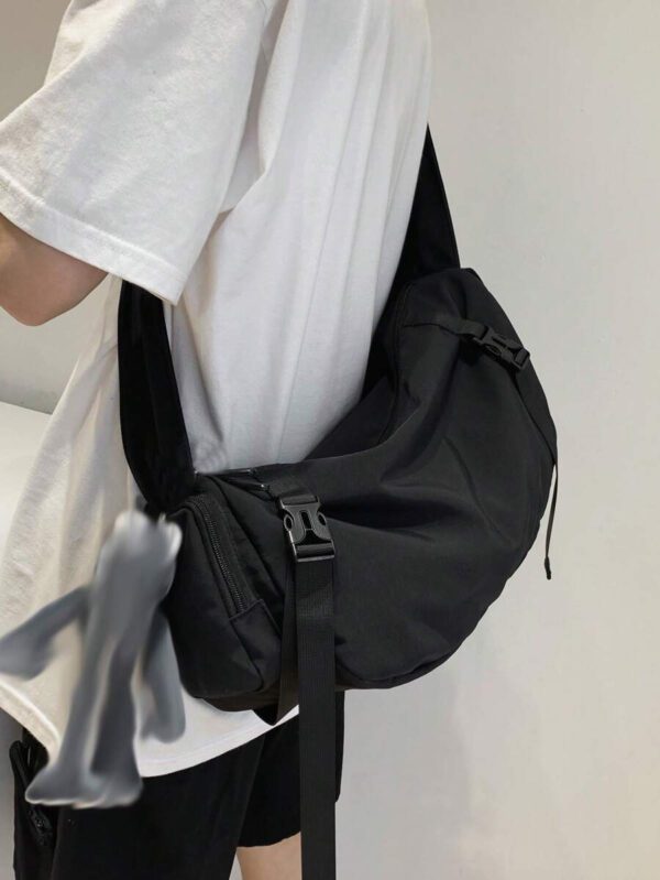 Sac bandoulière grande capacité pour homme, sac à épaule étanche, sac messenger mode polyvalent, sac à dos pour étudiant, convient pour les sorties et les trajets quotidiens, sac homme de couleur unie, sans accessoires décoratifs – Image 4
