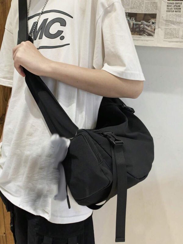 Sac bandoulière grande capacité pour homme, sac à épaule étanche, sac messenger mode polyvalent, sac à dos pour étudiant, convient pour les sorties et les trajets quotidiens, sac homme de couleur unie, sans accessoires décoratifs – Image 5