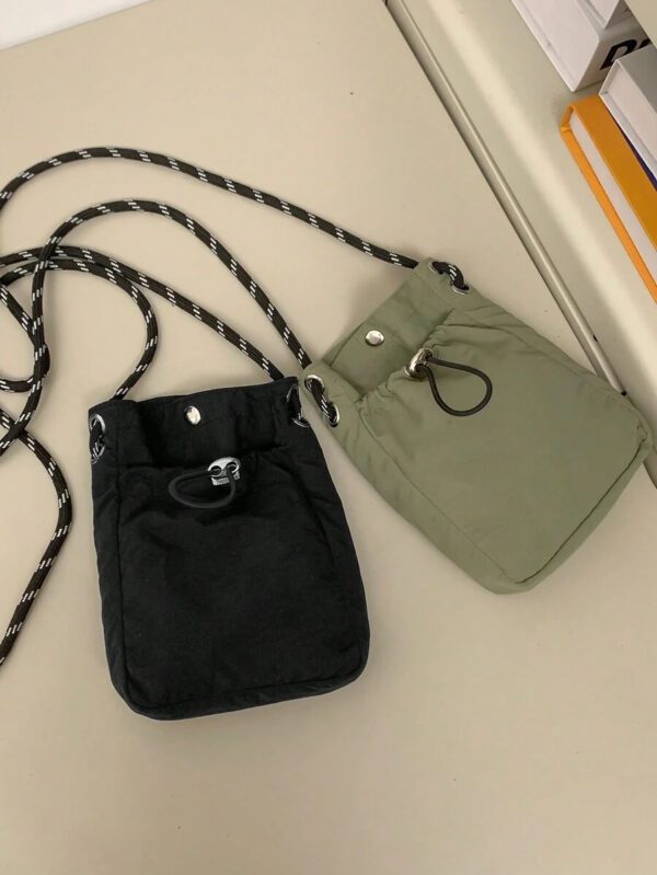 Sacoche/sac bandoulière mini pour homme, pochette pour téléphone, portefeuille. Idéal pour la randonnée, les voyages d'automne, Noël, l'hiver. Cadeaux pour hommes. Sac d'épaule polyvalent, grande capacité, extérieur mode et décontracté. Petit sac pour hommes, sac pour portable – Image 14