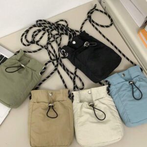Sacoche/sac bandoulière mini pour homme, pochette pour téléphone, portefeuille. Idéal pour la randonnée, les voyages d'automne, Noël, l'hiver. Cadeaux pour hommes. Sac d'épaule polyvalent, grande capacité, extérieur mode et décontracté. Petit sac pour hommes, sac pour portable