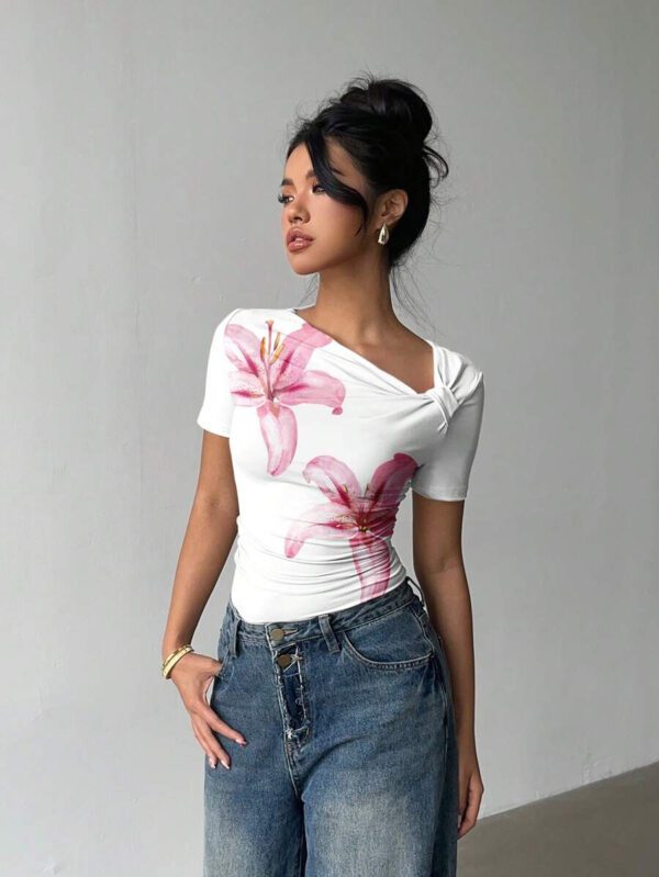 Siren Gaze T-shirt ajusté à manches courtes avec col asymétrique élégant et casual, imprimé floral, convient pour l'été – Image 8