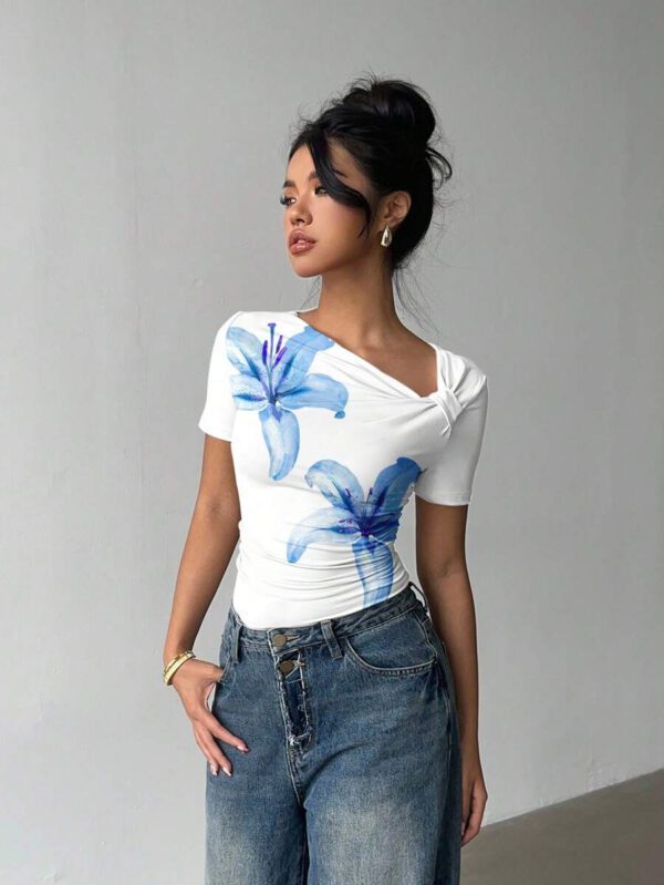 Siren Gaze T-shirt ajusté à manches courtes avec col asymétrique élégant et casual, imprimé floral, convient pour l'été – Image 16