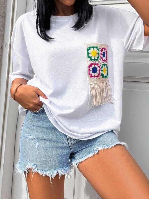 RueChic T-shirt rond oversize décontracté en 100% coton avec appliqué au crochet sur la poitrine – Image 7