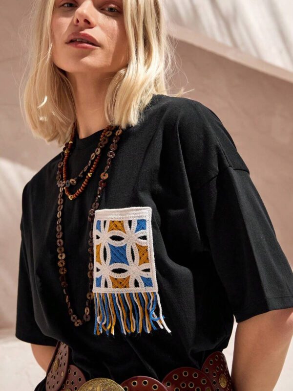 RueChic T-shirt rond oversize décontracté en 100% coton avec appliqué au crochet sur la poitrine – Image 30