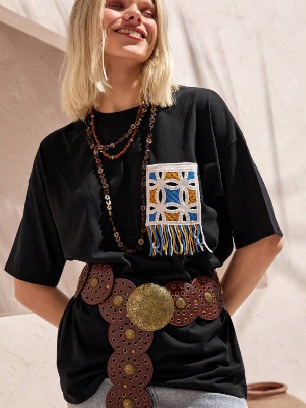 RueChic T-shirt rond oversize décontracté en 100% coton avec appliqué au crochet sur la poitrine – Image 32