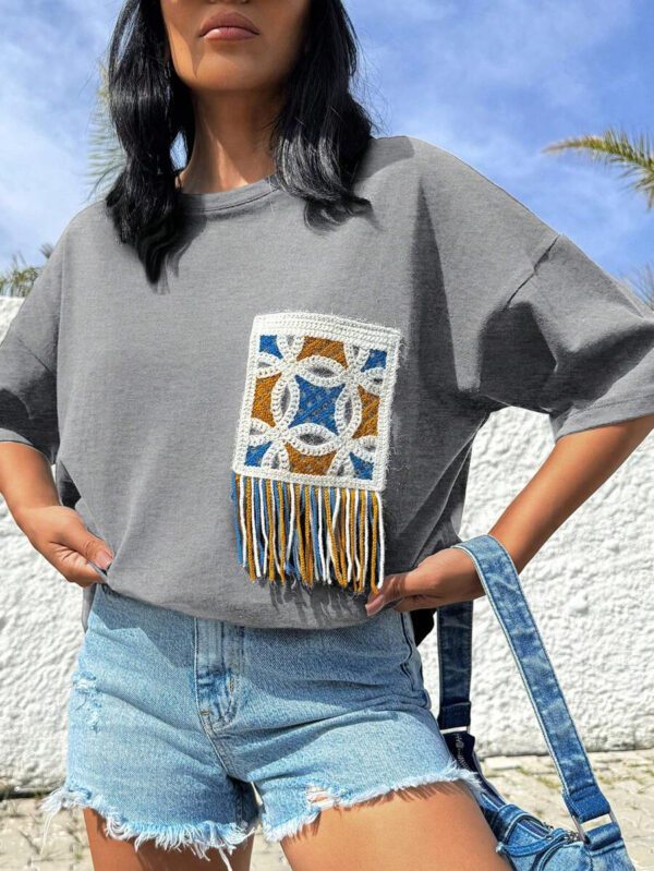 RueChic T-shirt rond oversize décontracté en 100% coton avec appliqué au crochet sur la poitrine – Image 45
