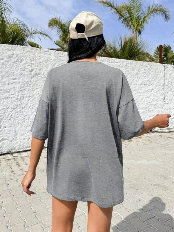 RueChic T-shirt rond oversize décontracté en 100% coton avec appliqué au crochet sur la poitrine – Image 46