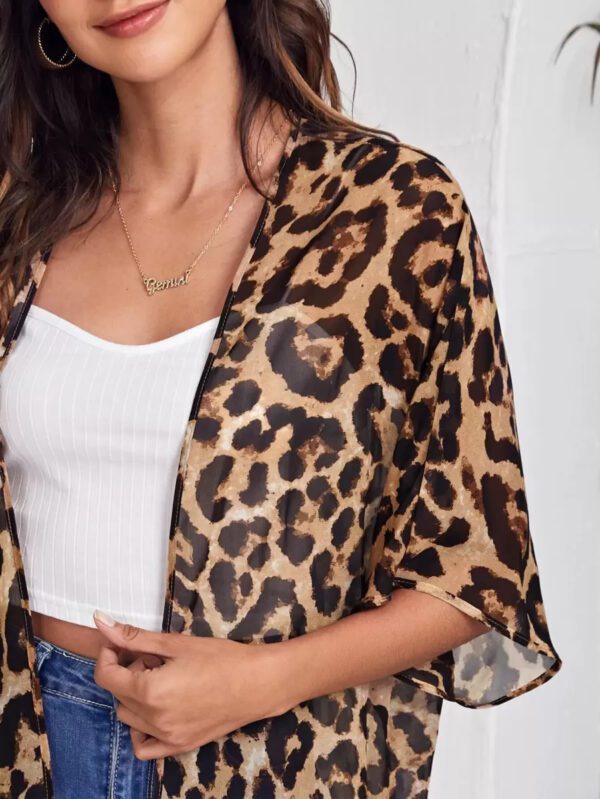 SHEIN VCAY Kimono en mousseline de soie léopard à fente fendue et à l'avant ouvert, pour l'été – Image 6