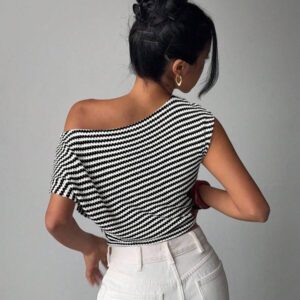 Nouveau top asymétrique à épaule rayée à ourlet asymétrique, décontracté et polyvalent, design mettant en valeur la silhouette en abricot