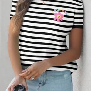 SHEIN EZwear Femmes T-shirt à manches courtes, col rond, ample, à motif de rayures et fleurs dopaminergiques, style simple et mignon