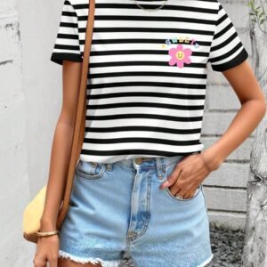 SHEIN EZwear Femmes T-shirt à manches courtes, col rond, ample, à motif de rayures et fleurs dopaminergiques, style simple et mignon