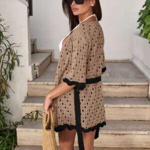 SHEIN Robe d'été en crochet pour femmes, tenue de vacances à la plage, vêtements de resort bohèmes, robe de soleil pour femmes. Robe de plage noire avec ceinture pour femmes