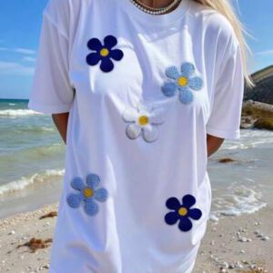 SHEIN EZwear T-shirt à col rond à manches courtes avec broderie florale réaliste, coupe ample, style minimaliste décontracté oversize pour le port en vacances