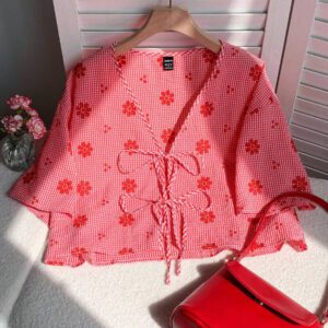Comfortcana Nouvelle chemise à manches courtes pour femmes, à motif à carreaux rouges, broderie florale et nœud papillon tressé. Convient pour les vacances d'été