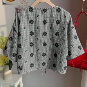 Comfortcana Nouvelle chemise à manches courtes pour femmes, à motif à carreaux rouges, broderie florale et nœud papillon tressé. Convient pour les vacances d'été