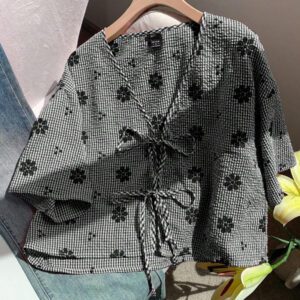 Comfortcana Nouvelle chemise à manches courtes pour femmes, à motif à carreaux rouges, broderie florale et nœud papillon tressé. Convient pour les vacances d'été