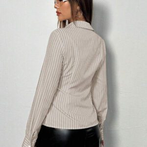 Flirla Chemise femme ajustée avec fines rayures verticales à la taille, Top à manches longues