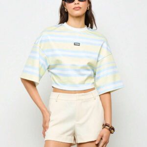 AiiRZ T-shirt court à encolure ronde avec épaulettes tombantes et rayures oversize