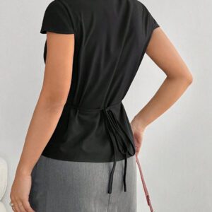 Flirla Chemise à capuche à manches courtes style décontracté, ouverte devant avec taille resserrée