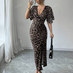 Robe moulante fendue ouverte drapée à imprimé léopard pour femmes