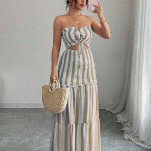Elenzga Nouvelle arrivée d'été 2025 Robe maxi élégante à buste enveloppant, rayures bleues et blanches, sexy et polyvalente avec ceinture à nouer, sans bretelles. Convient pour les rendez-vous, sorties, vacances, jours fériés, rentrée scolaire, tenue d'enseignant, mariages, fêtes, festivals de musique, Oktoberfest, Halloween, Thanksgiving