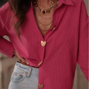 [Silhouette ample | Minimaliste de navettage]Chemise décontractée rayée rose, design de bouton en forme de cœur doré, coupe galbée flatteuse, polyvalente pour le travail, les sorties décontractées et les rendez-vous