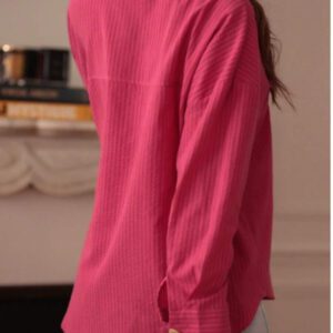 [Silhouette ample | Minimaliste de navettage]Chemise décontractée rayée rose, design de bouton en forme de cœur doré, coupe galbée flatteuse, polyvalente pour le travail, les sorties décontractées et les rendez-vous