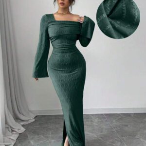 Modelyn Robe à manches longues en jacquard plissé à épaules obliques pour femmes