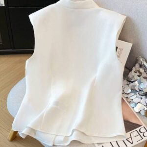 SHEIN PETITE Élégante blouse sans manches à col en V pour femmes, cintrée à la taille, pour le printemps/l'été