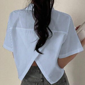 Chemise décontractée à manches courtes et rayures avec design asymétrique croisé pour femmes