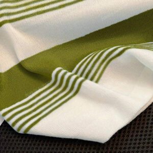 Top à manches courtes en tricot, col polo, avec rayures contrastées et broderie pour femmes