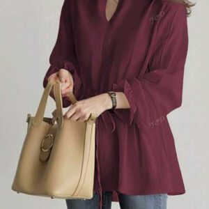 Chemise tunika col en V style Joker pour femmes. Nouvelle chemise décontractée ample à manches longues avec laçage, style rétro pour le transfrontalier