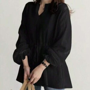 Chemise tunika col en V style Joker pour femmes. Nouvelle chemise décontractée ample à manches longues avec laçage, style rétro pour le transfrontalier
