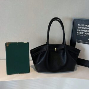 1 pièce Sac à épaule en PU unicolore pour femmes, sac à main rétro de grande capacité avec poignées doubles et fermeture magnétique, convient pour les voyages, les achats, les sorties, les cadeaux pour femmes, adapté aux adolescentes, étudiantes et jeunes professionnelles, idéal pour le bureau, l'école, le travail, les déplacements, l'extérieur, les voyages et les sorties
