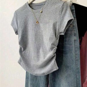 T-shirt décontracté à manches courtes col rond unicolore avec froissé pour femme