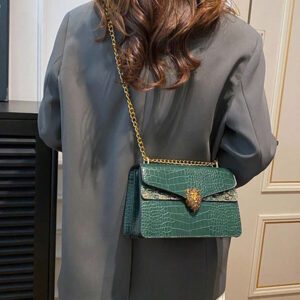 Sac carré vintage à chaîne pour femme avec imprimé crocodile, sac polyvalent à porter à l'épaule ou en bandoulière (23*15*9cm), sac pour femmes élégantes