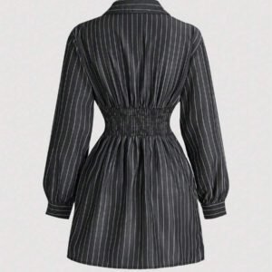 SHEIN MOD Robe femme à manches longues avec volants, imprimé rayures bleues et blanches, croisée devant. Robe de Noël, chemise de Thanksgiving, vêtements d'affaires pour femmes, tenues de plage pour femmes