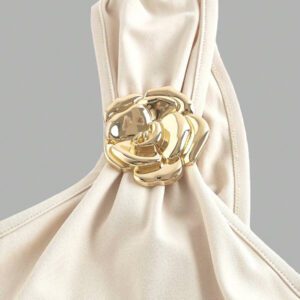 SHEIN X Hannahelzahed SHEIN MOD Jupe à volants avec ourlet en queue de poisson, décoration de broche blanche, col oblique